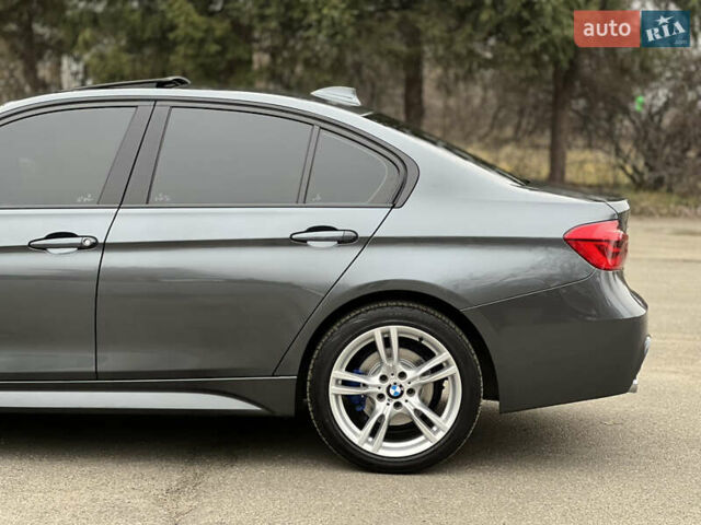 Серый БМВ 3 Серия, объемом двигателя 2 л и пробегом 142 тыс. км за 22500 $, фото 6 на Automoto.ua