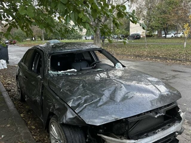 Серый БМВ 3 Серия, объемом двигателя 2 л и пробегом 98 тыс. км за 5700 $, фото 6 на Automoto.ua