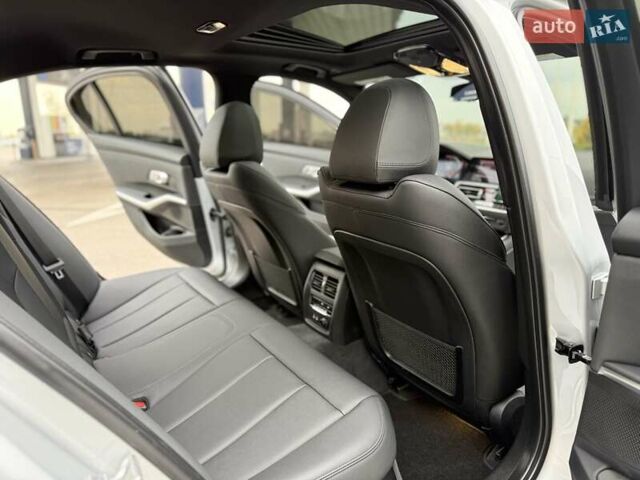 БМВ 3 Серия 2019 в Днепре (Днепропетровске) на Automoto.ua Серый БМВ 3 Серия, объемом двигателя 0 л и пробегом 79 тыс. км за 26800 $, фото 17 на Automoto.ua