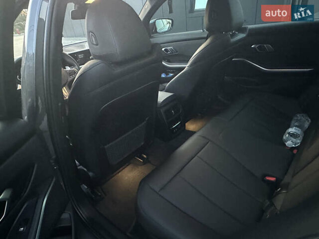 Серый БМВ 3 Серия, объемом двигателя 2 л и пробегом 67 тыс. км за 29250 $, фото 12 на Automoto.ua