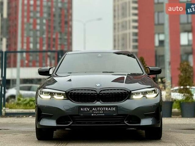 Серый БМВ 3 Серия, объемом двигателя 2 л и пробегом 106 тыс. км за 27900 $, фото 2 на Automoto.ua