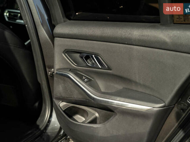 Сірий БМВ 3 Серія, об'ємом двигуна 2 л та пробігом 176 тис. км за 25900 $, фото 44 на Automoto.ua