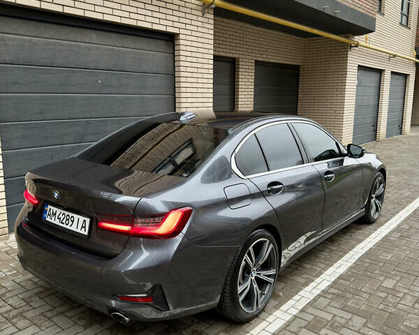 Серый БМВ 3 Серия, объемом двигателя 2 л и пробегом 58 тыс. км за 27000 $, фото 5 на Automoto.ua