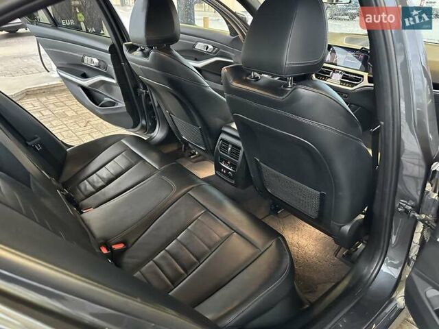 Серый БМВ 3 Серия, объемом двигателя 2 л и пробегом 47 тыс. км за 34000 $, фото 47 на Automoto.ua