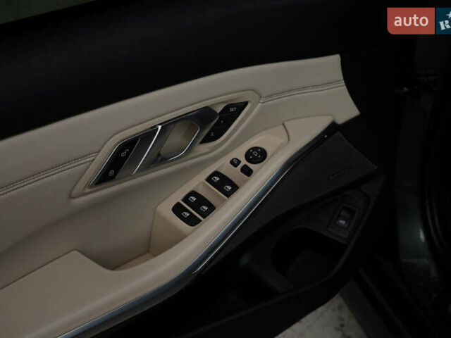 Серый БМВ 3 Серия, объемом двигателя 3 л и пробегом 106 тыс. км за 40999 $, фото 12 на Automoto.ua