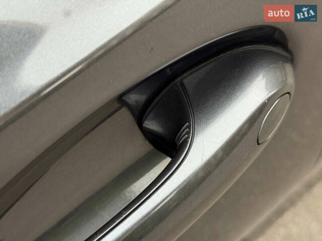 Серый БМВ 3 Серия, объемом двигателя 2 л и пробегом 106 тыс. км за 28950 $, фото 26 на Automoto.ua