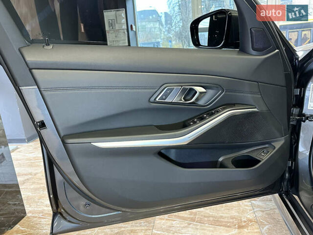 Серый БМВ 3 Серия, объемом двигателя 2 л и пробегом 100 тыс. км за 30900 $, фото 16 на Automoto.ua