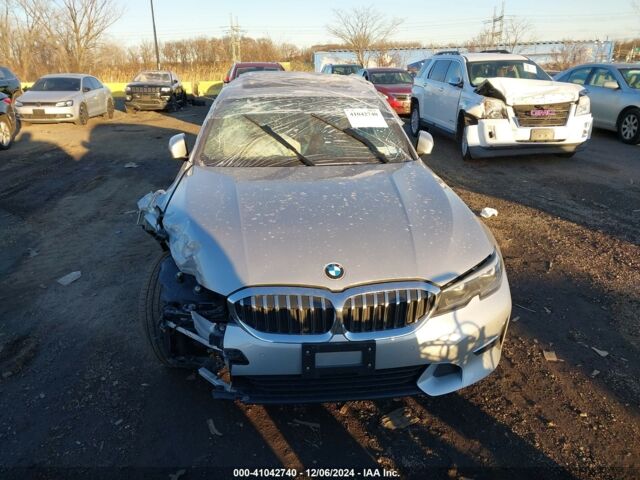 Серый БМВ 3 Серия, объемом двигателя 2 л и пробегом 73 тыс. км за 17800 $, фото 1 на Automoto.ua