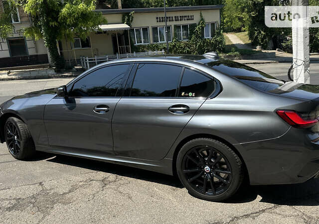Серый БМВ 3 Серия, объемом двигателя 2 л и пробегом 104 тыс. км за 35500 $, фото 2 на Automoto.ua