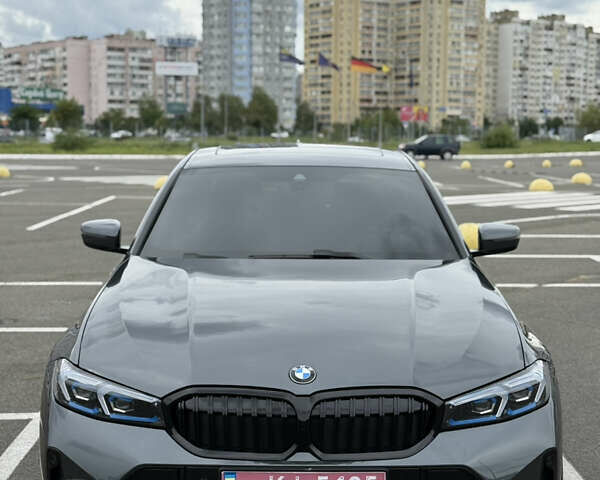 Серый БМВ 3 Серия, объемом двигателя 2 л и пробегом 112 тыс. км за 28300 $, фото 5 на Automoto.ua