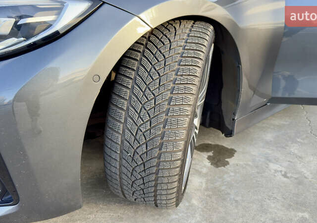 Серый БМВ 3 Серия, объемом двигателя 2 л и пробегом 91 тыс. км за 31000 $, фото 38 на Automoto.ua