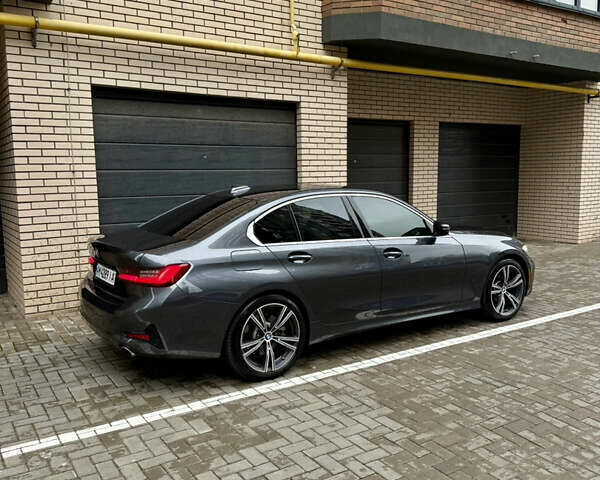 Серый БМВ 3 Серия, объемом двигателя 2 л и пробегом 58 тыс. км за 27000 $, фото 4 на Automoto.ua