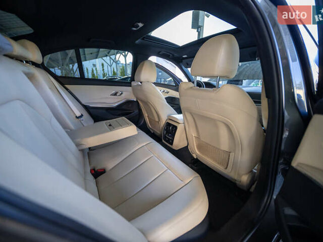 Серый БМВ 3 Серия, объемом двигателя 2 л и пробегом 108 тыс. км за 31000 $, фото 12 на Automoto.ua