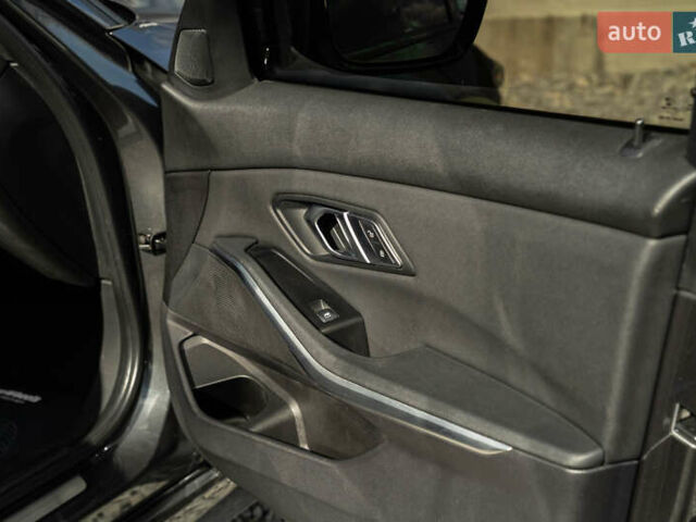 Сірий БМВ 3 Серія, об'ємом двигуна 2 л та пробігом 176 тис. км за 25900 $, фото 42 на Automoto.ua