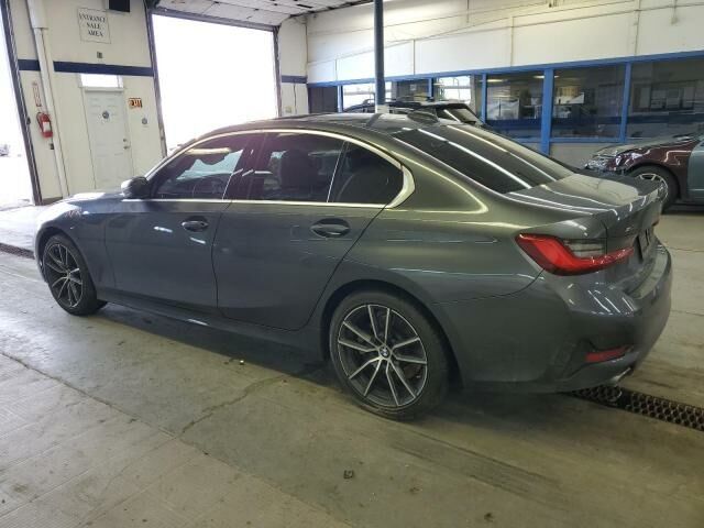 Серый БМВ 3 Серия, объемом двигателя 2 л и пробегом 130 тыс. км за 17800 $, фото 3 на Automoto.ua