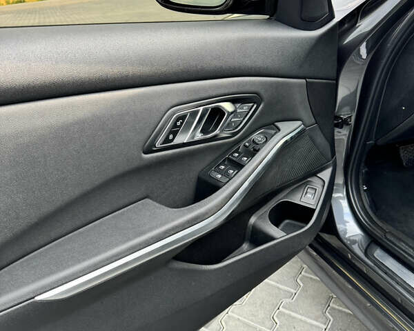 Серый БМВ 3 Серия, объемом двигателя 2 л и пробегом 175 тыс. км за 23900 $, фото 21 на Automoto.ua