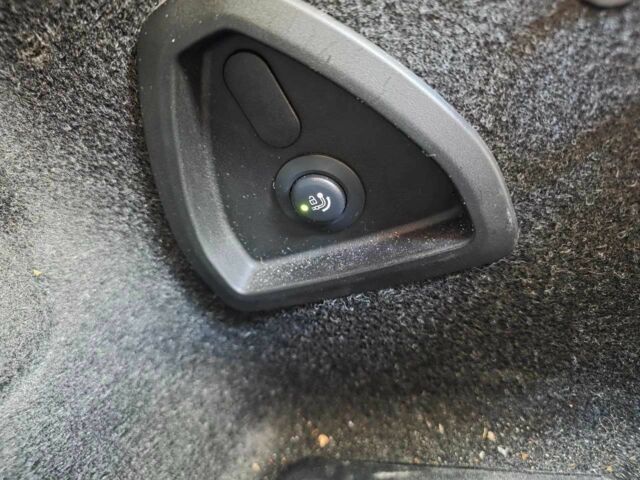 Сірий БМВ 3 Серія, об'ємом двигуна 2 л та пробігом 44 тис. км за 35500 $, фото 21 на Automoto.ua