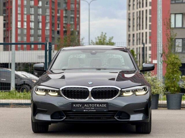 Серый БМВ 3 Серия, объемом двигателя 2 л и пробегом 106 тыс. км за 28950 $, фото 6 на Automoto.ua