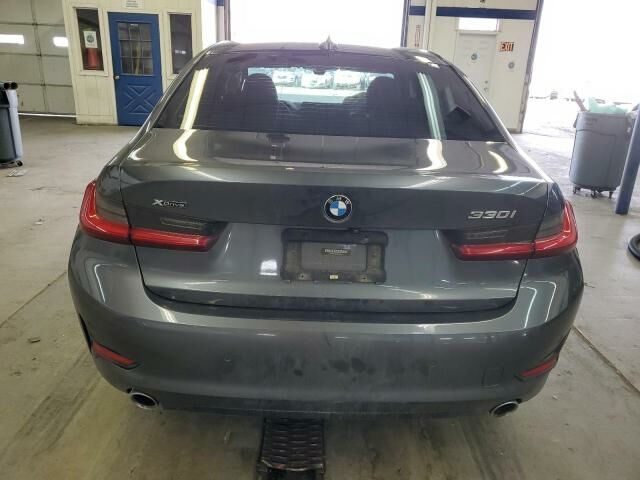 Серый БМВ 3 Серия, объемом двигателя 2 л и пробегом 130 тыс. км за 17800 $, фото 4 на Automoto.ua