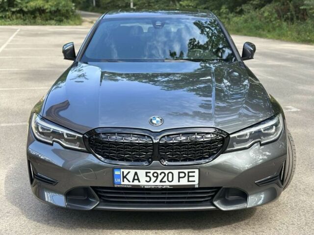 Серый БМВ 3 Серия, объемом двигателя 2 л и пробегом 68 тыс. км за 29500 $, фото 1 на Automoto.ua