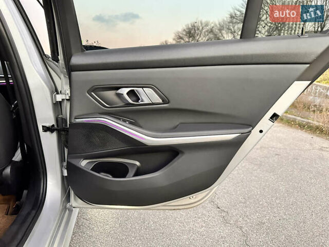 Серый БМВ 3 Серия, объемом двигателя 0 л и пробегом 65 тыс. км за 30500 $, фото 22 на Automoto.ua