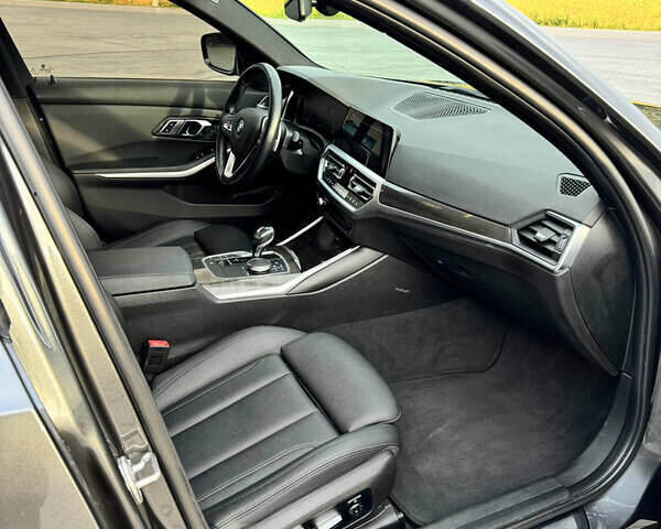 Серый БМВ 3 Серия, объемом двигателя 2 л и пробегом 175 тыс. км за 23900 $, фото 31 на Automoto.ua