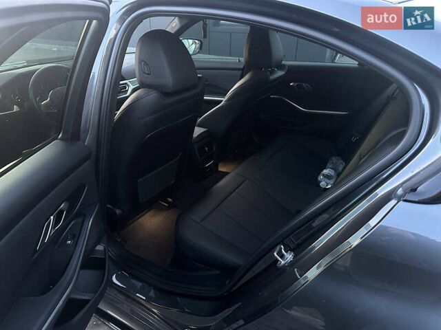 Серый БМВ 3 Серия, объемом двигателя 2 л и пробегом 67 тыс. км за 29250 $, фото 15 на Automoto.ua
