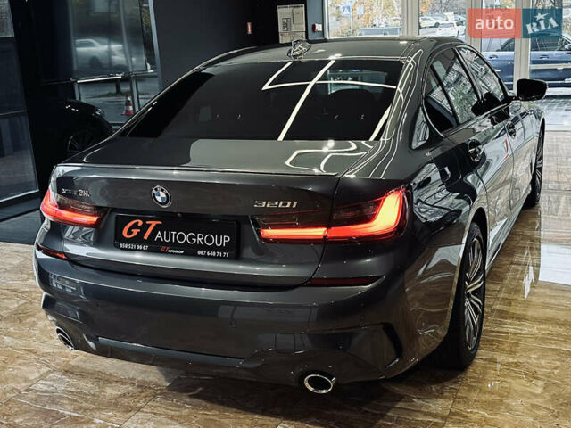 Серый БМВ 3 Серия, объемом двигателя 2 л и пробегом 100 тыс. км за 30900 $, фото 9 на Automoto.ua