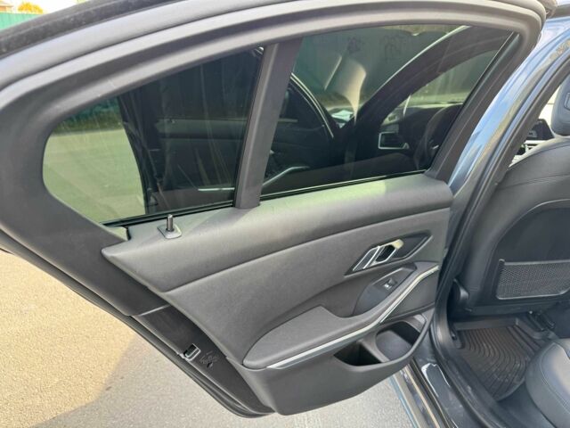 Серый БМВ 3 Серия, объемом двигателя 2 л и пробегом 65 тыс. км за 33900 $, фото 15 на Automoto.ua