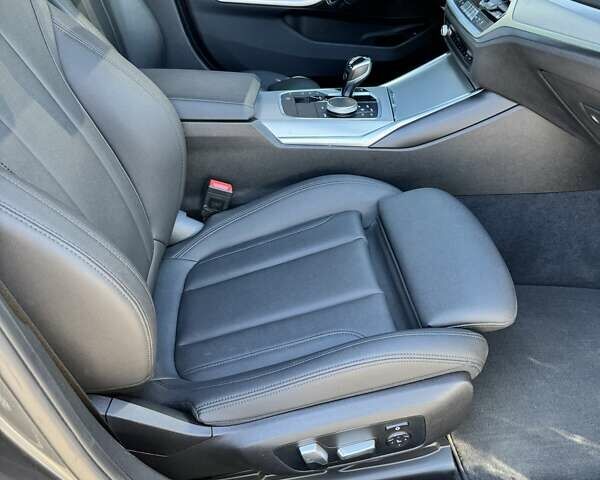 Серый БМВ 3 Серия, объемом двигателя 2 л и пробегом 49 тыс. км за 25500 $, фото 11 на Automoto.ua