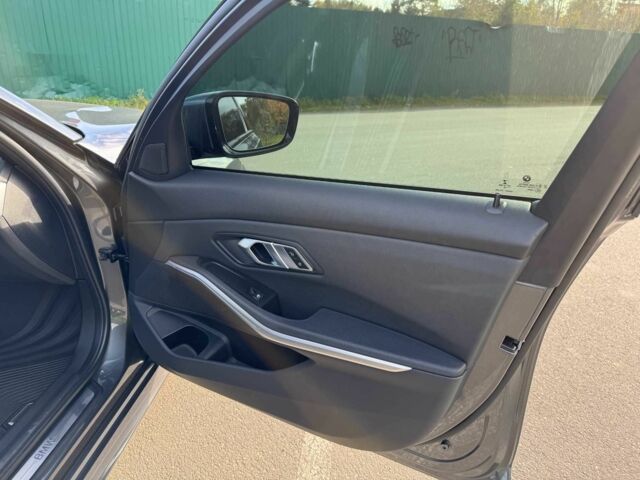 Серый БМВ 3 Серия, объемом двигателя 2 л и пробегом 65 тыс. км за 33900 $, фото 11 на Automoto.ua