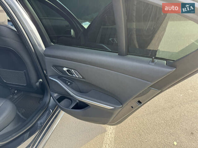 Серый БМВ 3 Серия, объемом двигателя 2 л и пробегом 65 тыс. км за 33900 $, фото 13 на Automoto.ua