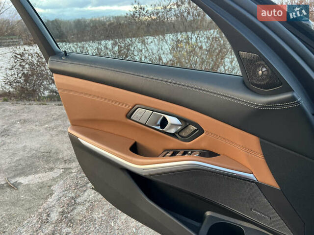 Серый БМВ 3 Серия, объемом двигателя 3 л и пробегом 77 тыс. км за 51000 $, фото 8 на Automoto.ua