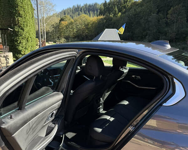 Серый БМВ 3 Серия, объемом двигателя 2 л и пробегом 109 тыс. км за 32800 $, фото 3 на Automoto.ua