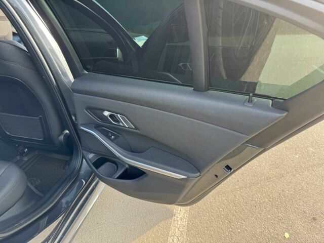 Серый БМВ 3 Серия, объемом двигателя 2 л и пробегом 65 тыс. км за 33900 $, фото 13 на Automoto.ua