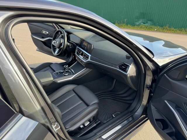 Серый БМВ 3 Серия, объемом двигателя 2 л и пробегом 65 тыс. км за 33900 $, фото 12 на Automoto.ua