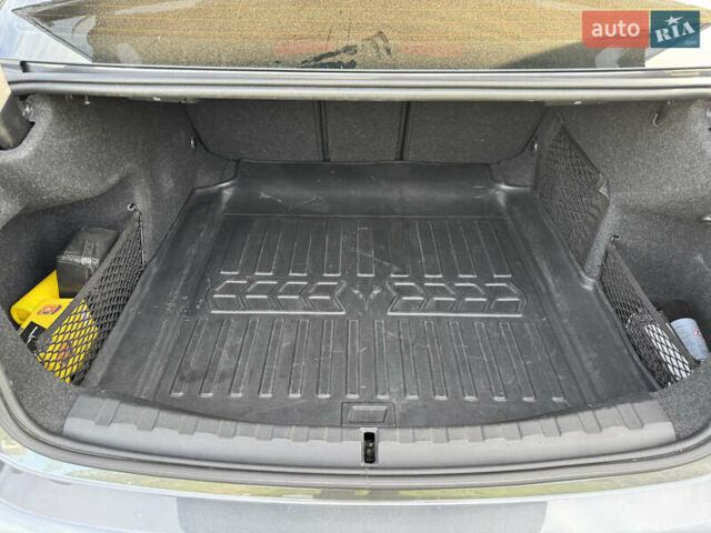 Серый БМВ 3 Серия, объемом двигателя 2 л и пробегом 65 тыс. км за 33900 $, фото 23 на Automoto.ua