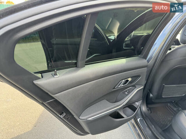 Серый БМВ 3 Серия, объемом двигателя 2 л и пробегом 65 тыс. км за 33900 $, фото 15 на Automoto.ua