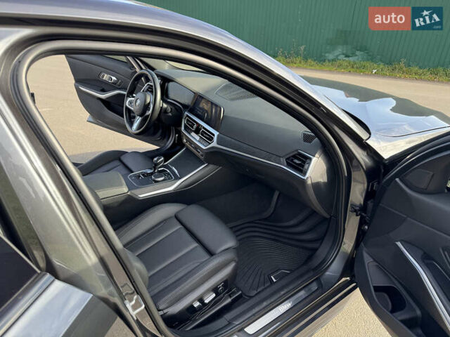 Серый БМВ 3 Серия, объемом двигателя 2 л и пробегом 65 тыс. км за 33900 $, фото 12 на Automoto.ua