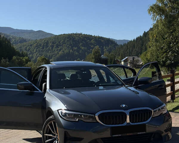 Серый БМВ 3 Серия, объемом двигателя 2 л и пробегом 109 тыс. км за 32800 $, фото 1 на Automoto.ua