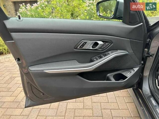 БМВ 3 Серія 2021 у Львові на Automoto.ua Сірий БМВ 3 Серія, об'ємом двигуна 0 л та пробігом 44 тис. км за 11800 $, фото 9 на Automoto.ua