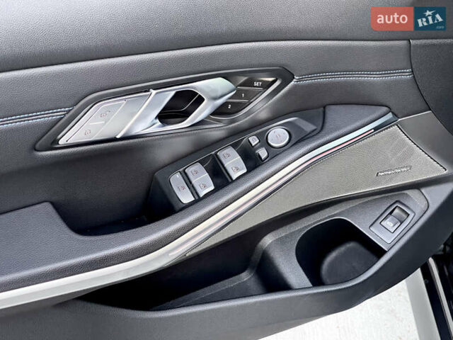 БМВ 3 Серія 2021 у Києві на Automoto.ua Сірий БМВ 3 Серія, об'ємом двигуна 3 л та пробігом 72 тис. км за 51950 $, фото 31 на Automoto.ua
