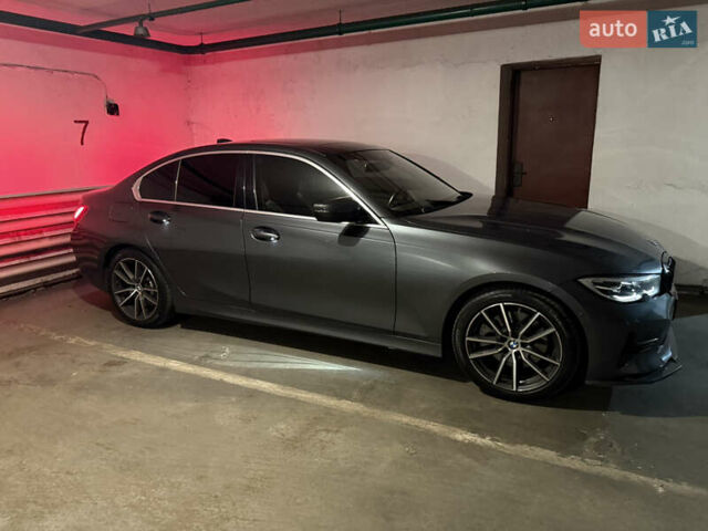 Серый БМВ 3 Серия, объемом двигателя 2 л и пробегом 95 тыс. км за 29300 $, фото 1 на Automoto.ua