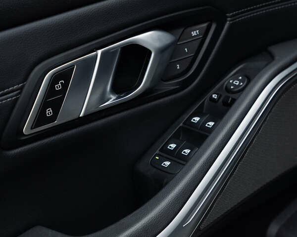 Сірий БМВ 3 Серія, об'ємом двигуна 2 л та пробігом 83 тис. км за 33000 $, фото 21 на Automoto.ua