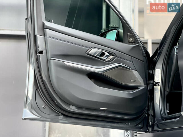 БМВ 3 Серія 2021 у Києві на Automoto.ua Сірий БМВ 3 Серія, об'ємом двигуна 3 л та пробігом 72 тис. км за 51950 $, фото 39 на Automoto.ua