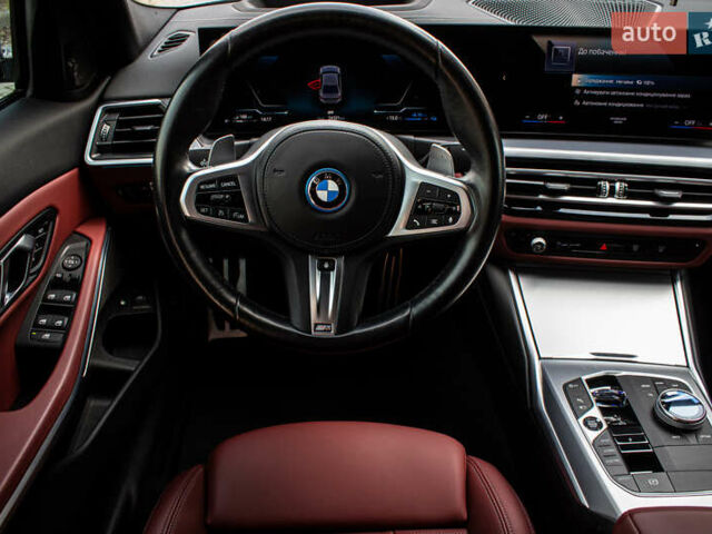 Серый БМВ 3 Серия, объемом двигателя 2 л и пробегом 35 тыс. км за 43900 $, фото 40 на Automoto.ua