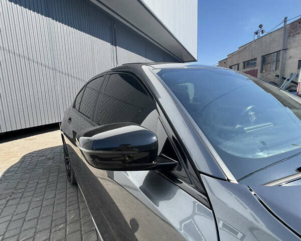 Серый БМВ 3 Серия, объемом двигателя 2 л и пробегом 135 тыс. км за 29090 $, фото 3 на Automoto.ua