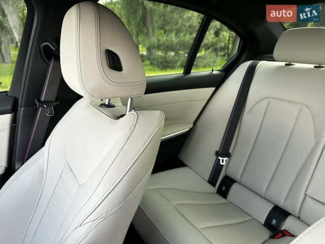 Серый БМВ 3 Серия, объемом двигателя 2 л и пробегом 4 тыс. км за 48900 $, фото 32 на Automoto.ua