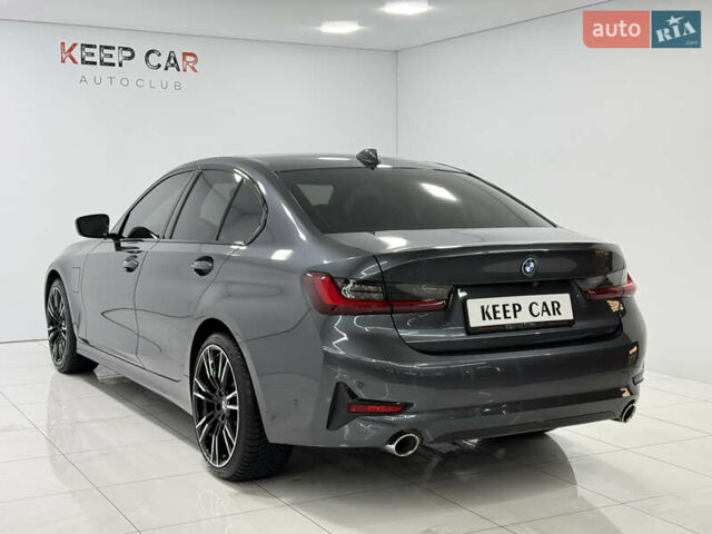 Серый БМВ 3 Серия, объемом двигателя 2 л и пробегом 49 тыс. км за 32900 $, фото 7 на Automoto.ua