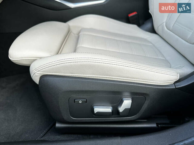 Серый БМВ 3 Серия, объемом двигателя 2 л и пробегом 4 тыс. км за 48900 $, фото 22 на Automoto.ua